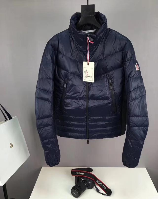 蒙口羽绒服男款女款区别（羽绒服蒙口一比一男款）