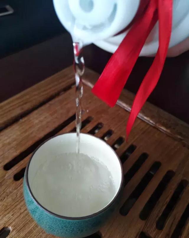 你天天喝白酒,知道为什么白酒会挥发吗?