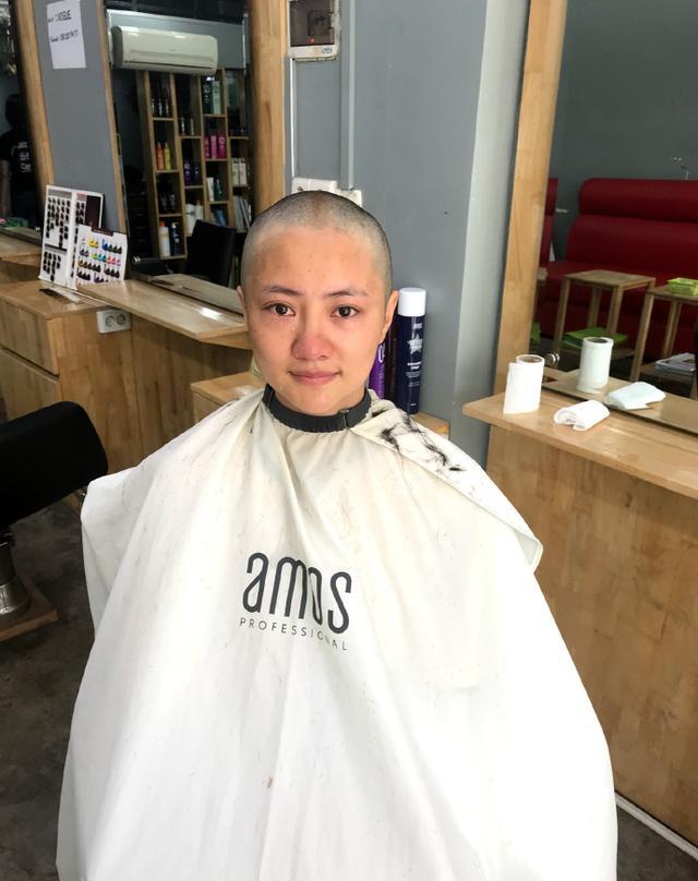 "张扬事件"女主流泪剃光头,这次真是……佛系小三?