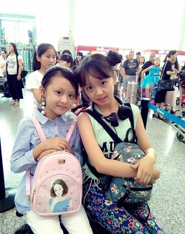 00后俩位小美女周漾玥和钟熠璠,小戏骨红楼梦里面的俩位演员.