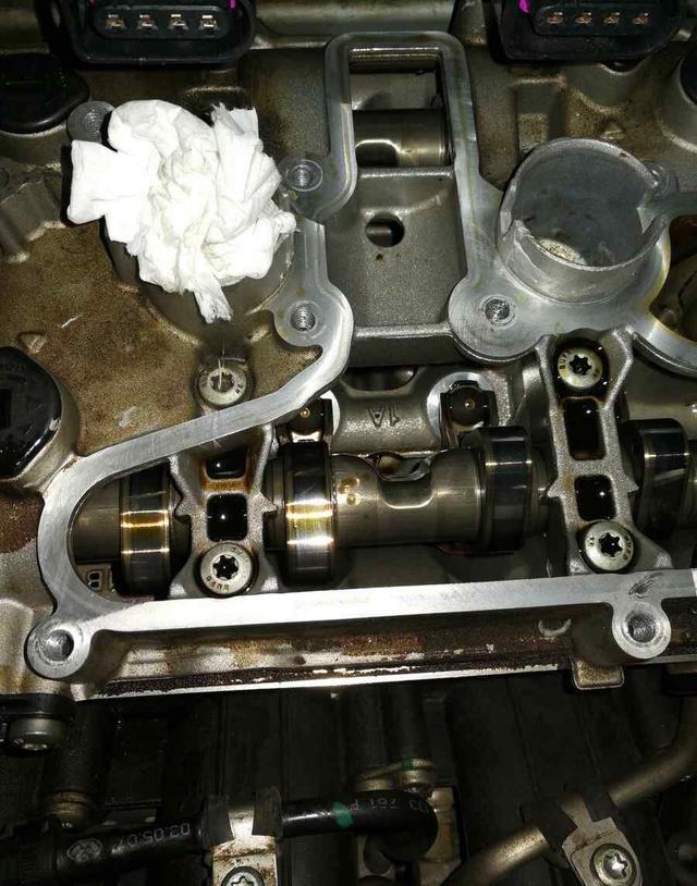 一汽大众迈腾b7发动机废气阀更换方法