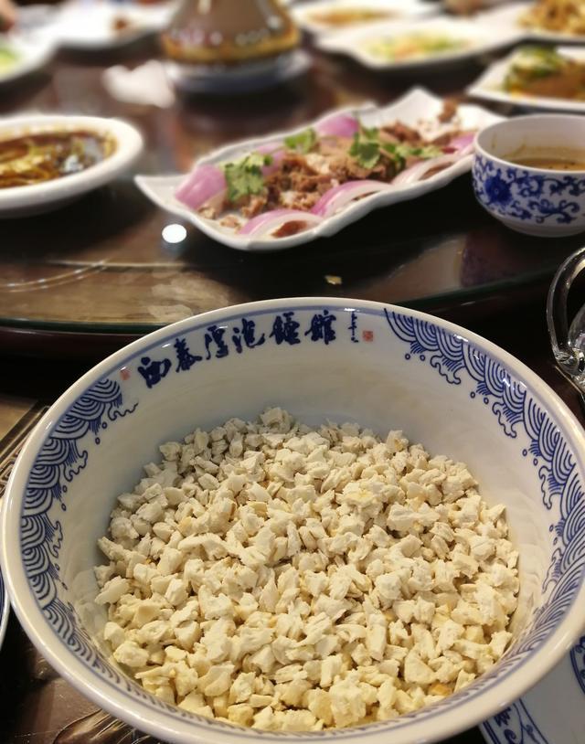 羊肉泡馍哪家强?刚子遥指西泰厚