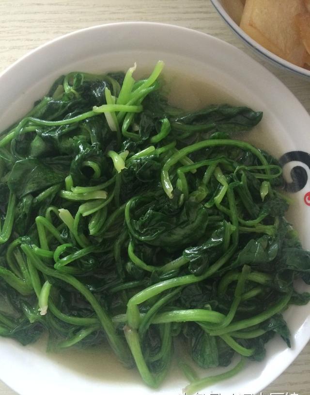 媳妇做的菜,可以用一个素字来形容