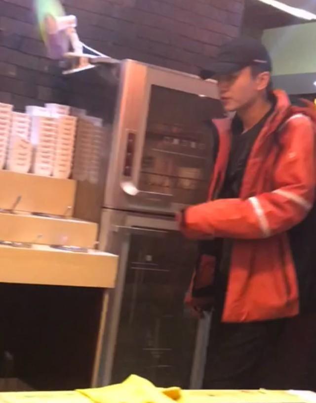 说陈妍希陈晓离婚的,打脸了吧,人家这么恩爱