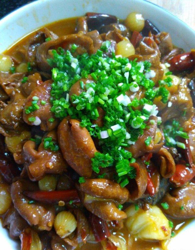 老公做的红烧肥肠,色香味俱全