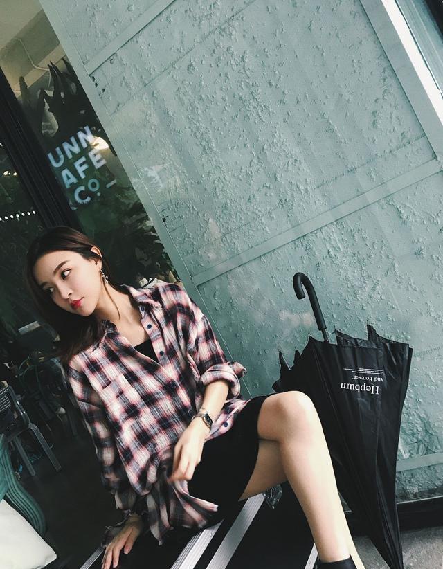 百变格子衫助你初秋成为清新文艺的女青年