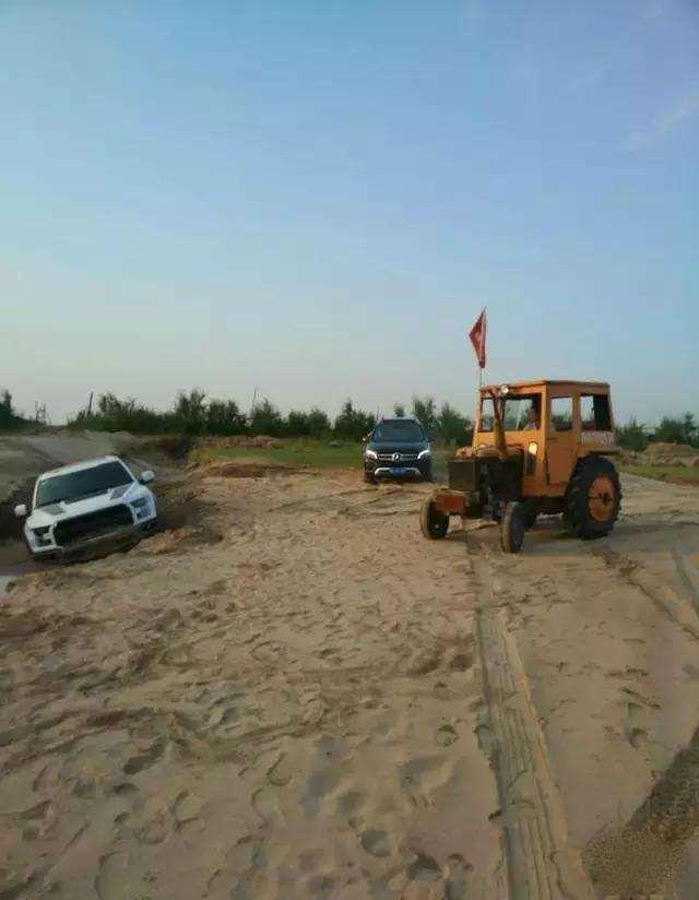 河南网友58万提福特猛禽f150, 去黄河滩越野, 结果趴窝了?