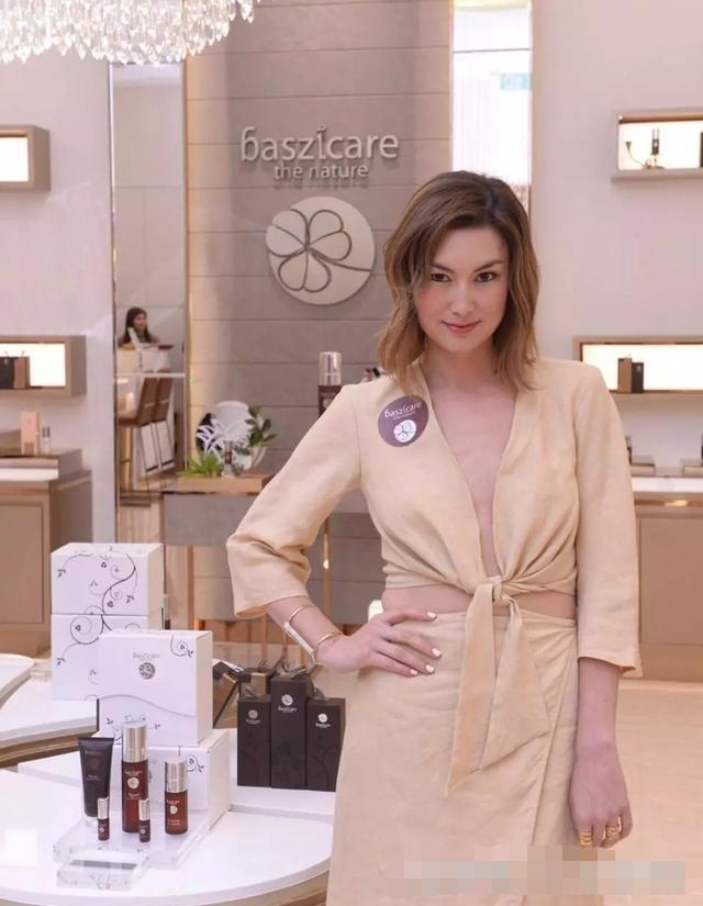 挡不住岁月初代玉兰油女神danielle近照