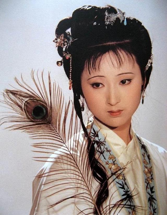 87版《红楼梦》金陵十二钗,凤姐风光一世结局却很悲惨!