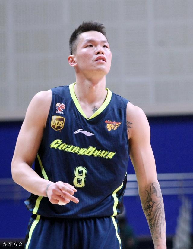 cba中第一个万分球员,朱芳雨