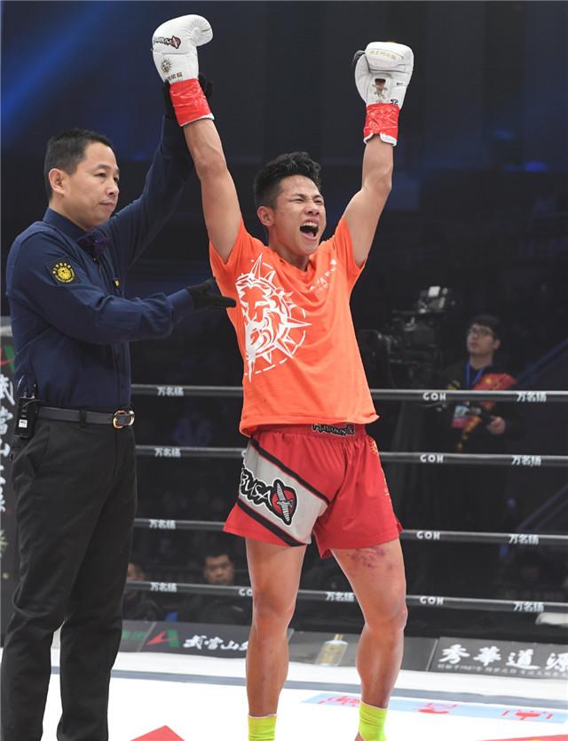 邱建良发长文《互殴和格斗的区别》声援邓泽奇,引发拳迷共鸣