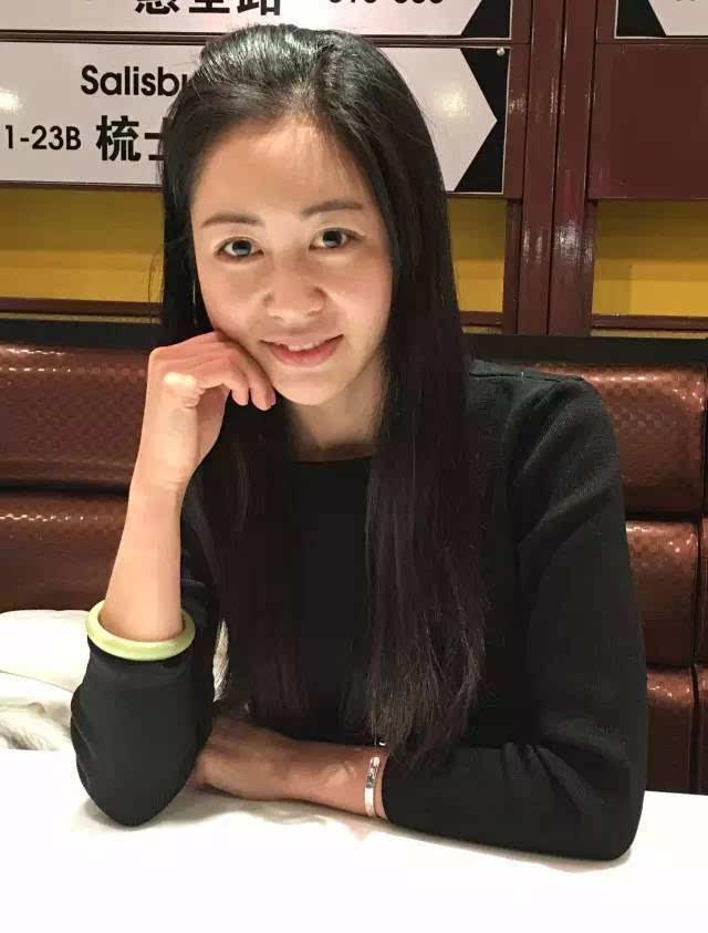 40岁大姐像位老太太,只因用了ve和粉粉,现在皮肤如婴儿般细致