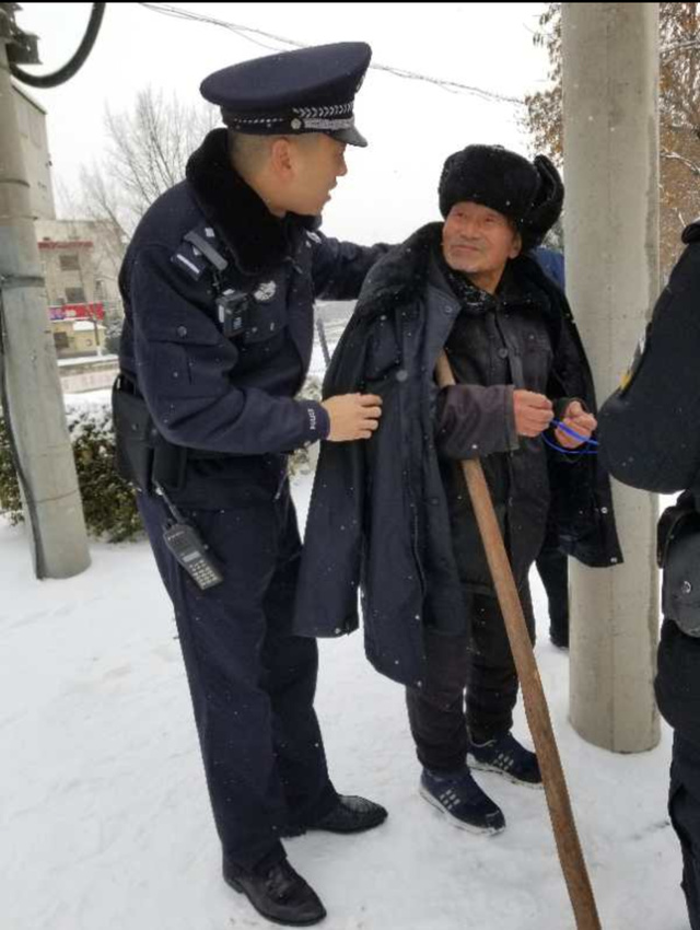 11时许,民警将老人送回了老年公寓,见老人安然无恙被送回,公寓负责人