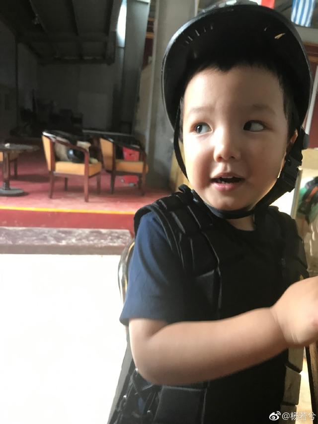 和陈实离婚后,娶了刘威的前女友,如今和3岁儿子合照误认是爷孙