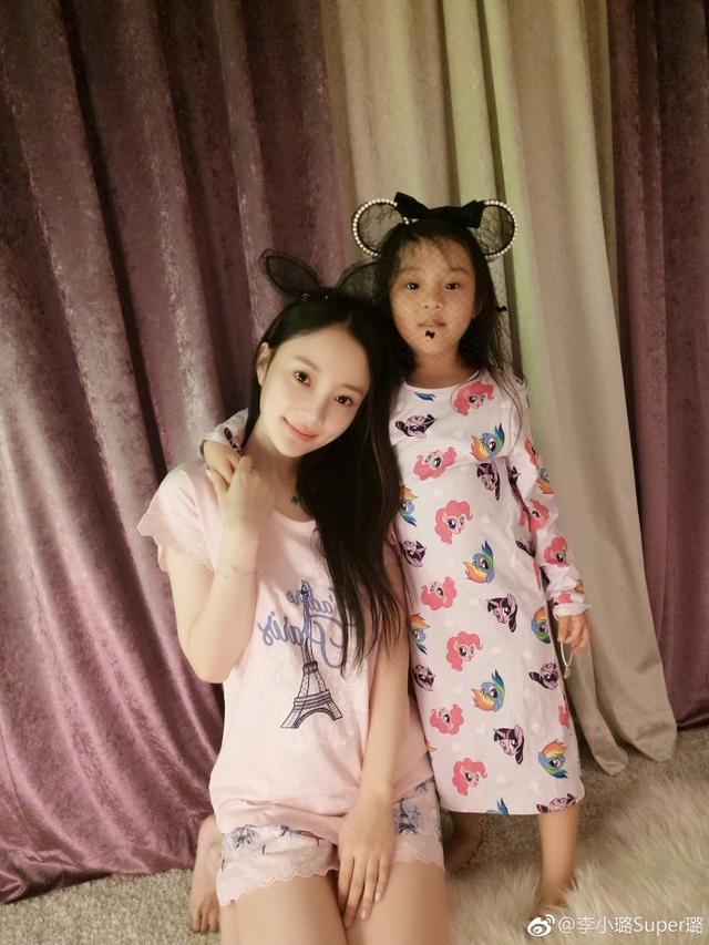 5岁甜馨睡衣照,化身粉色小公主,5岁奥莉爬上爬下,十足女汉子!