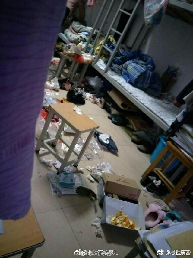 史上最脏女生宿舍 网友:不堪入目[二哈]