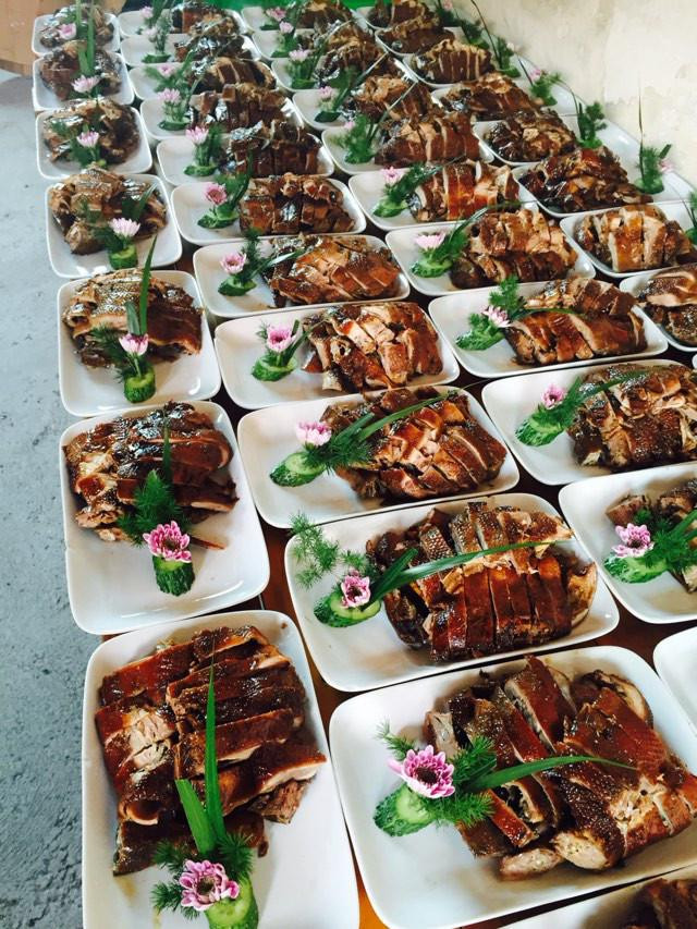 农村表姐结婚,婚宴上的菜品让酒店大厨惊叹!