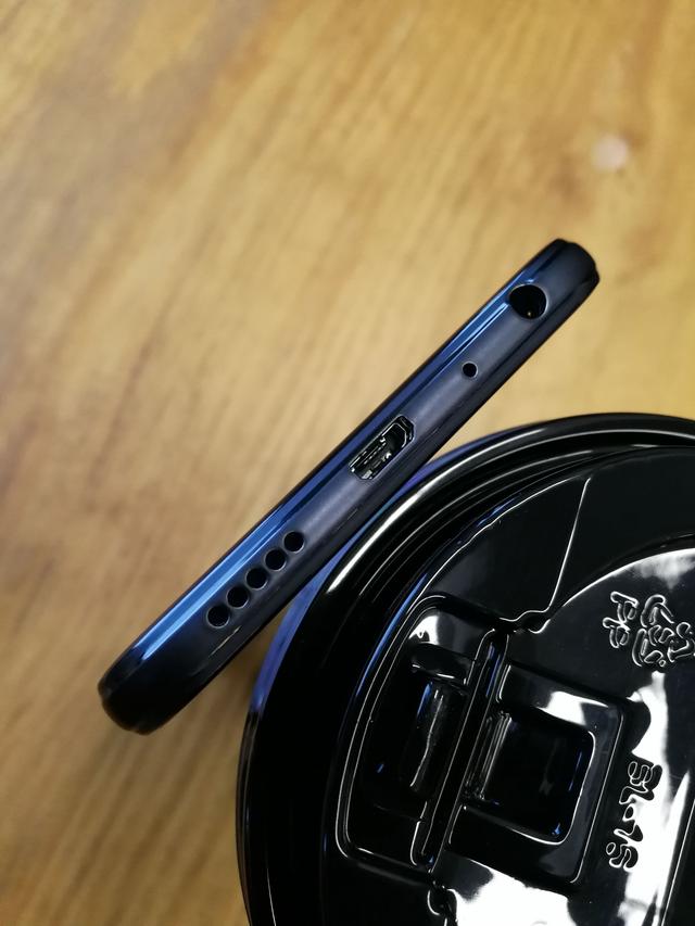 荣耀9青春版评测:四摄全面屏 拍照真能媲美单