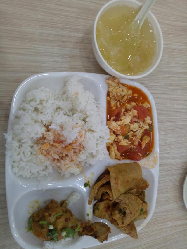 电子厂的工作餐你吃过吗实拍1个星期不重样的工作餐