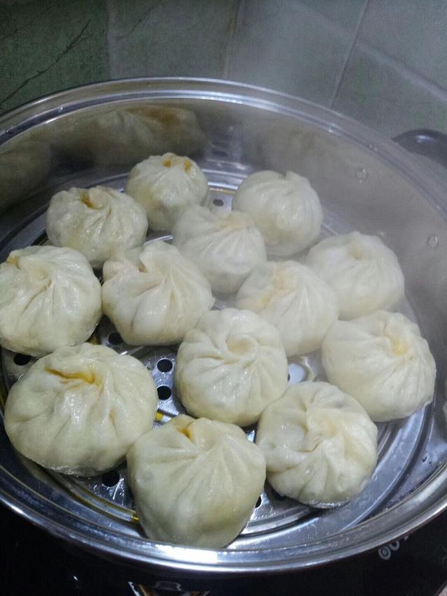 在家让婆婆蒸小笼包受到她无数次白眼,小姑子一句话我气的掀桌子