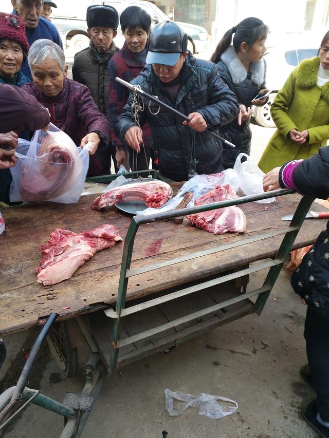 农村集市所卖的这种猪肉,大家千万别买,想后悔都来不及
