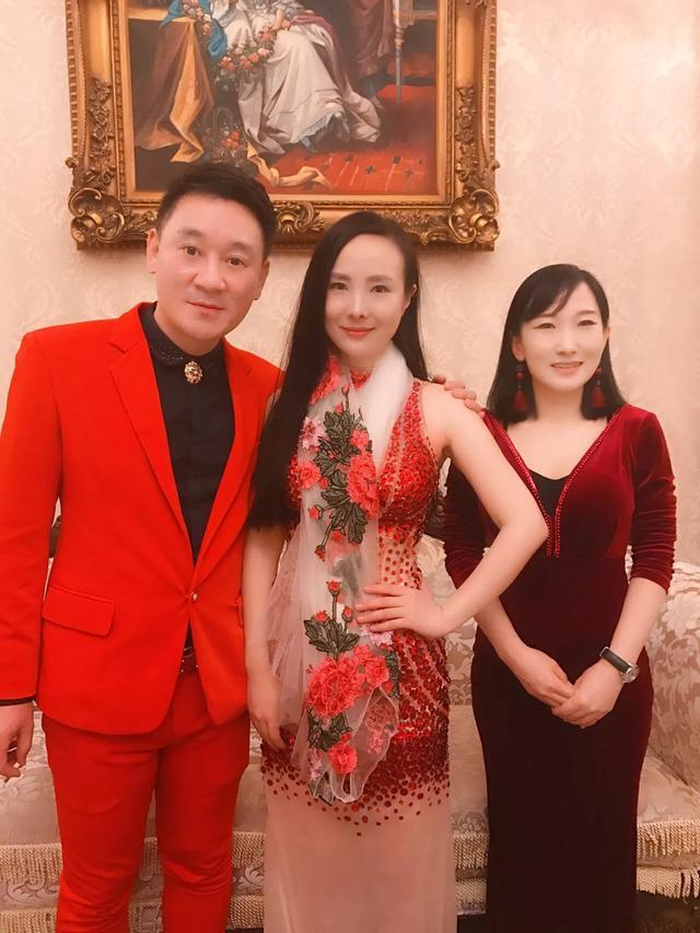 干露露再也不是以前的干露露了衣风收敛的她更美丽