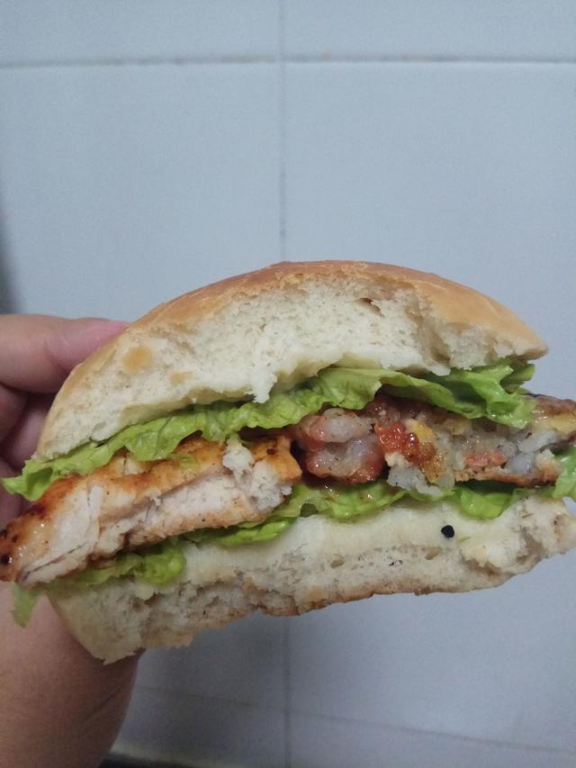 汉堡汉堡,半鸡半虾,吃起来!|汉堡|鸡胸肉|虾泥_新浪新闻