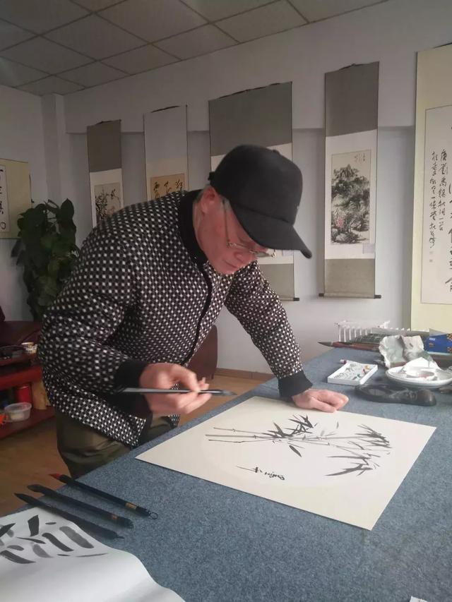 知名书画家杨家全老师应邀莅临通泰书画院挥毫泼墨