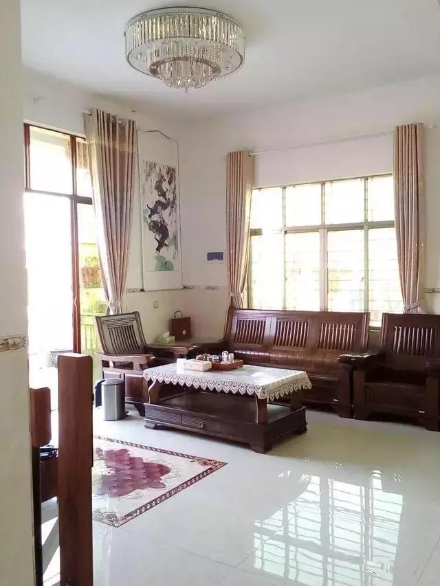 晒晒我家的农村自建房,花了40多万,卫生间很多人没见过