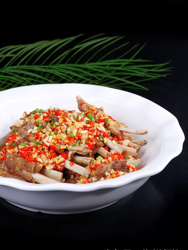 焖草鱼——吉祥农庄——邓波潇湘一品龟——鸣九山庄——曹江华家和萬