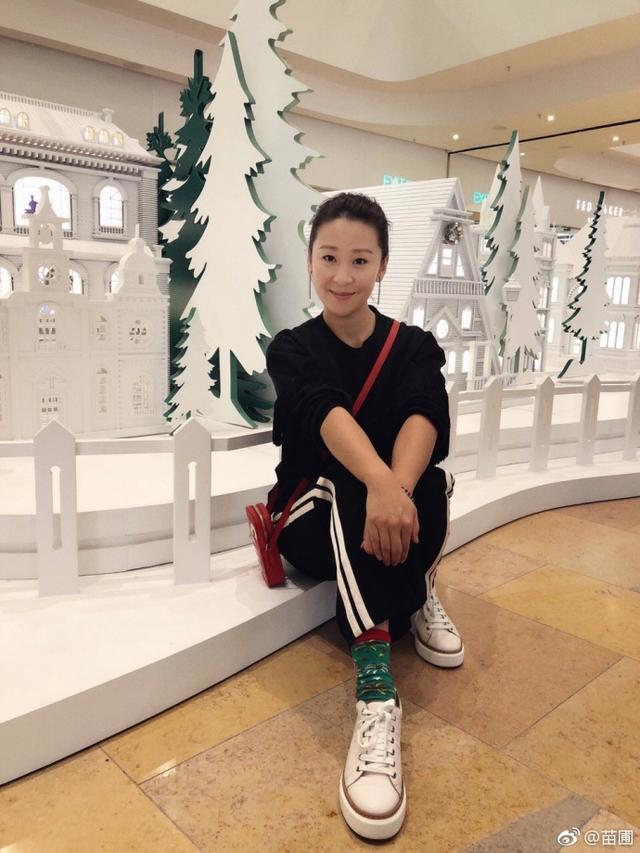 苗圃出演《穆桂英挂帅》的穆桂英,她的女汉子个性得到观众的喜欢,也让