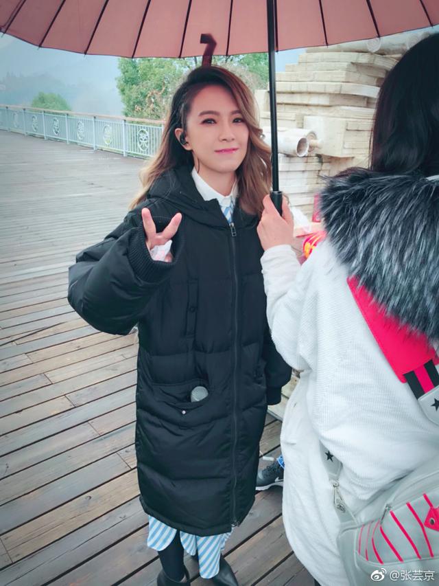 34岁张芸京美出新高度,长发飘飘瞬间变女神,引来网友纷纷表白!