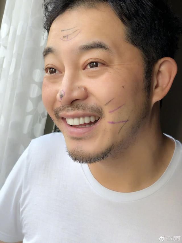 沙溢生日儿子安吉和鱼儿给沙溢化生日妆看照片网友乐了