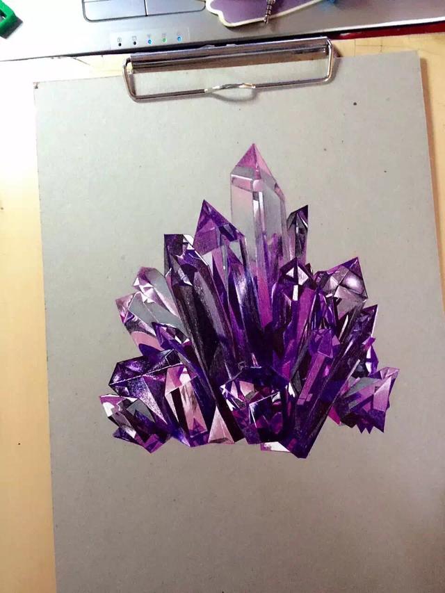 95年女大学生坚信有纯洁的真爱,三天三夜手绘"超强"心形宝石