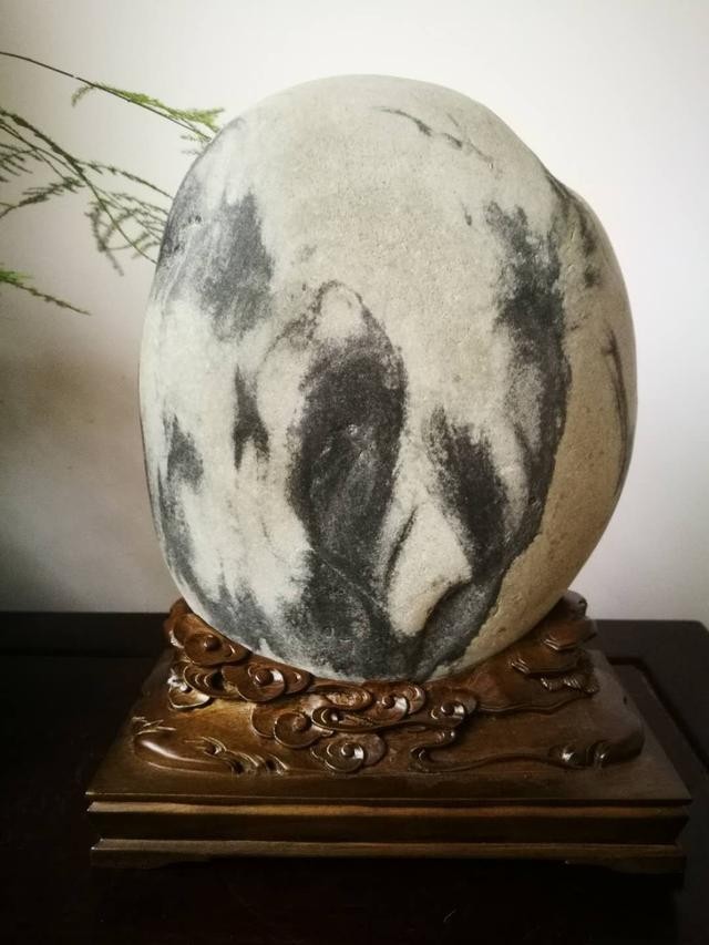 当奇石形成佛像,会具有如何禅意?