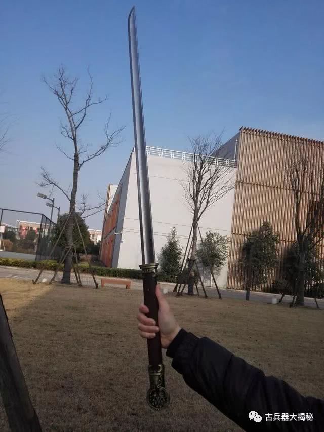 以一敌百中国古代战斗力最强悍的近战冷兵器是什么