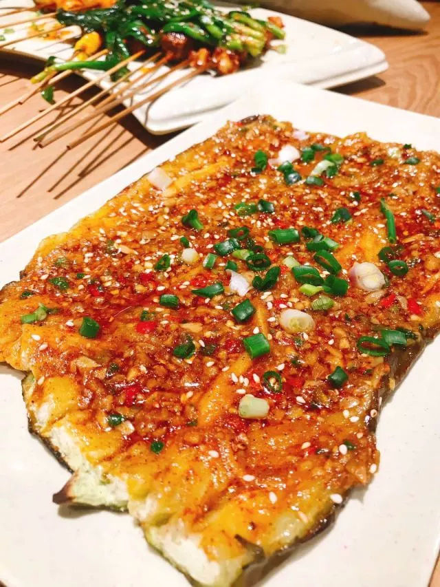 北滨路的这家烤串店让你笑着进去哭着出来