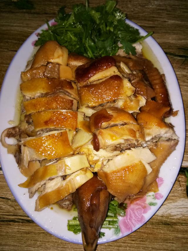 你试过用压力锅来做盐焗鸡吗省时省力香滑鲜嫩魅力没法挡