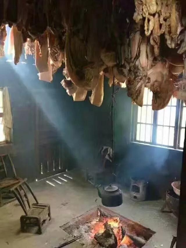 秀山人熏腊肉,炕香肠的时候了