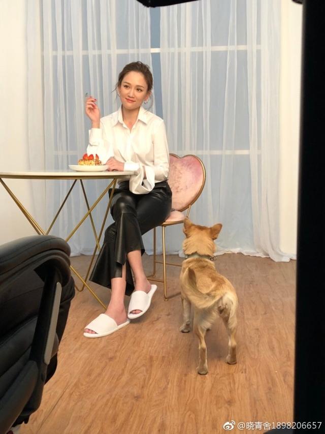 陈乔恩低调复出飞北京拍广告，花絮照一时瘦一时胖，气色倒是不错