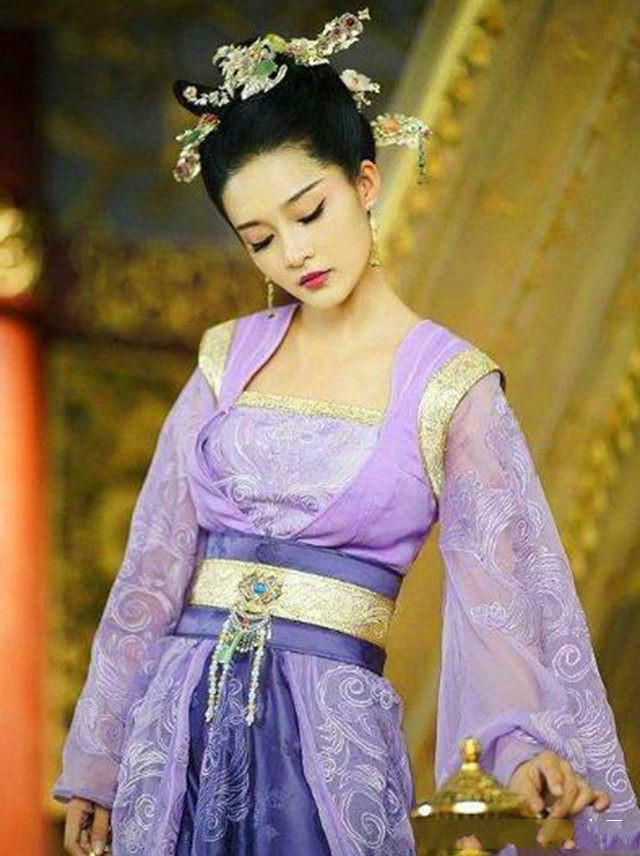 《楚乔传》元淳有12个造型,第5个造型最美,第8个让人心疼!