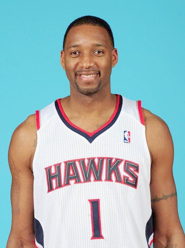 1号球衣曾经是麦迪独一无二的标志,伴随他走过猛龙,魔术,火箭三支球队