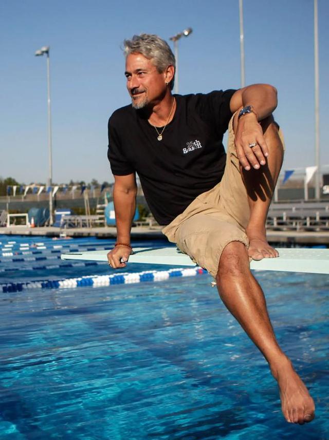 洛加尼斯我曾被推回到衣柜里