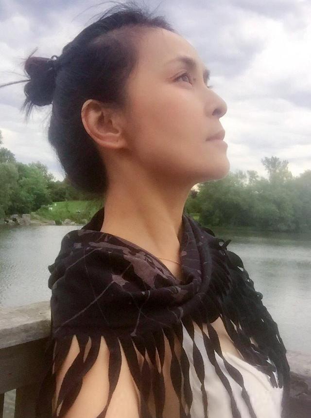 她是琼瑶剧里被惊为天人的女星,事业最盛嫁人生孩,却中年离异