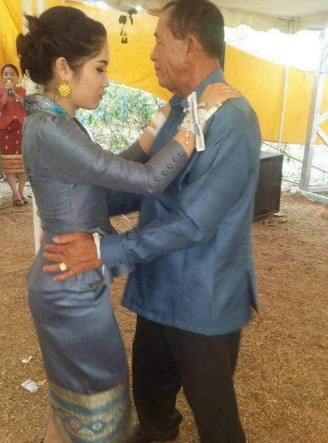 正文  前段时间,老挝一个70岁的土豪娶了一个20岁的女大学生,轰动了
