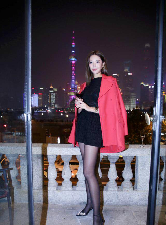 她就是罗紫琳,这一切被自己"作"没了,她抢走了