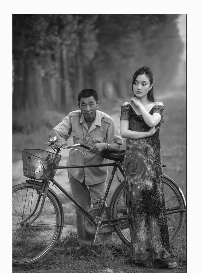 著名摄影家怀旧贴出90年代拍摄李小璐独家照