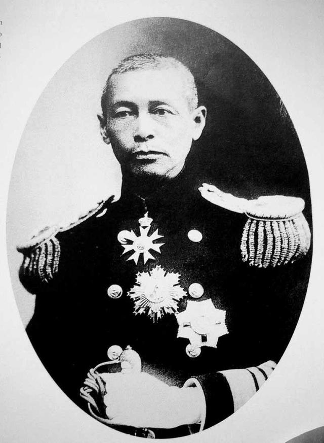 士兵在将军熟睡时做了件事将军醒时万分感慨钦点他为女婿