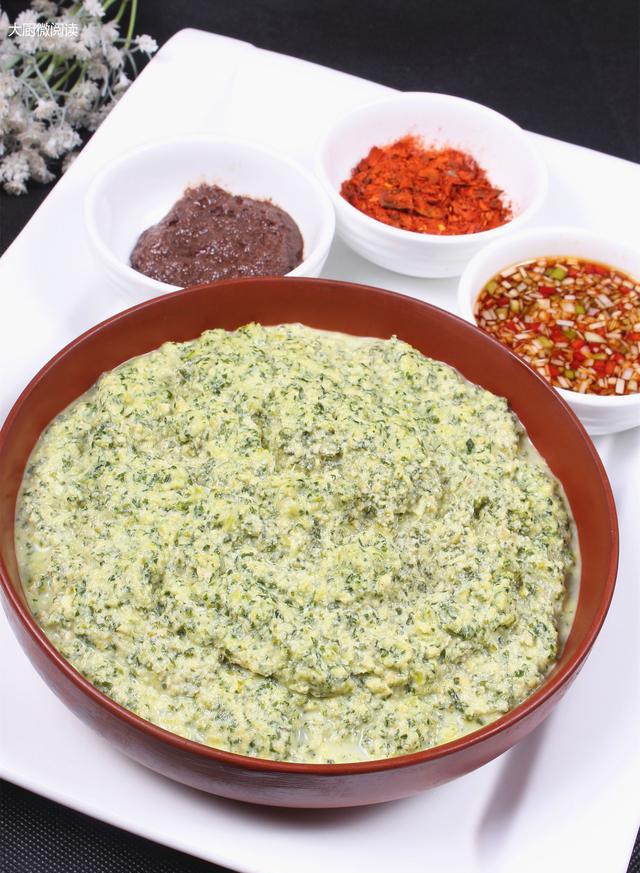 小豆腐口感清脆醇香,一跃成看家菜,关键是用铁锅两次炒豆末!