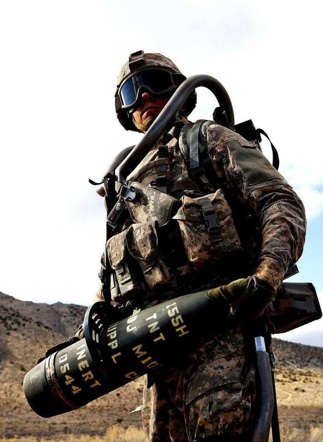 中国单兵机械骨骼作战系统曝光:大白天大摇大摆进敌军司令部斩首